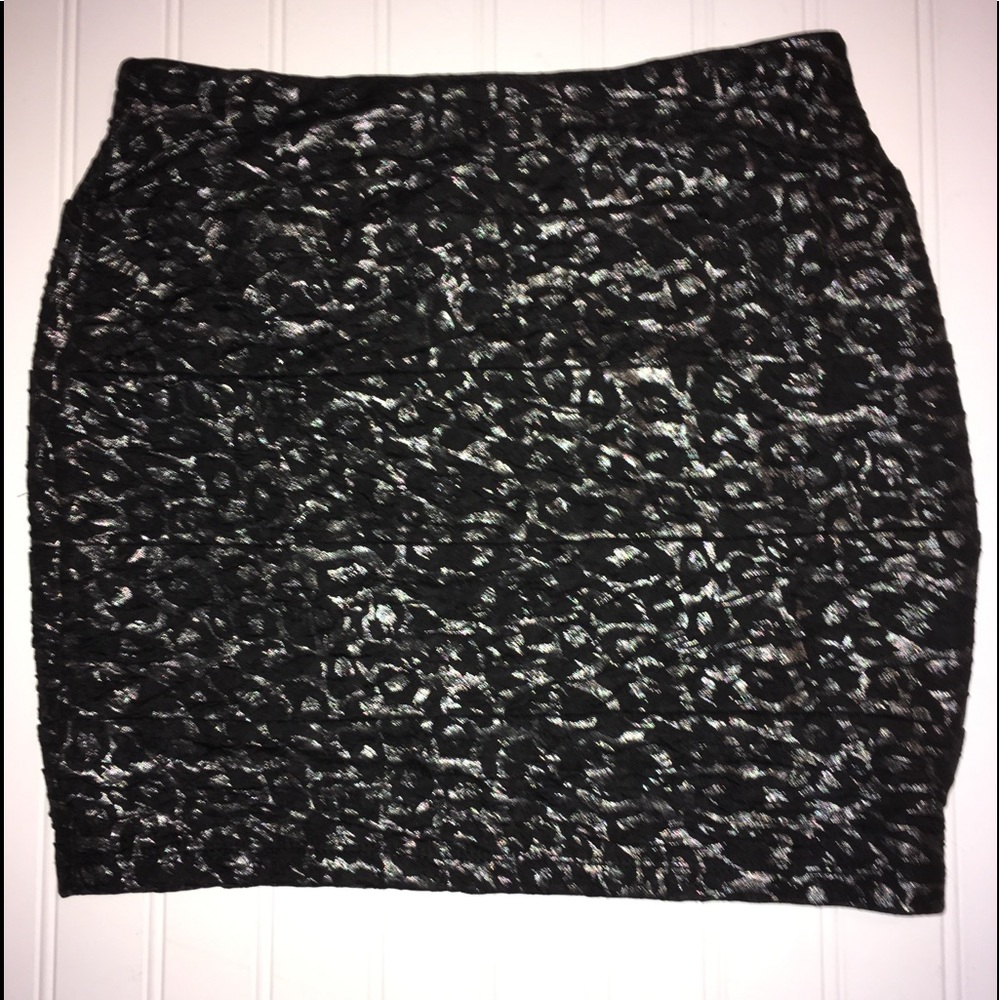 B-Ware ladies size small skirt black and silver - Picture 3 of 6